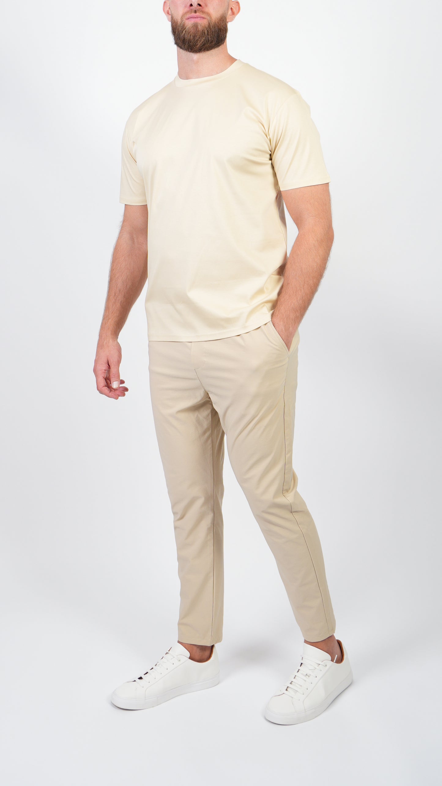 T-SHIRT • SLIM FIT • BEIGE