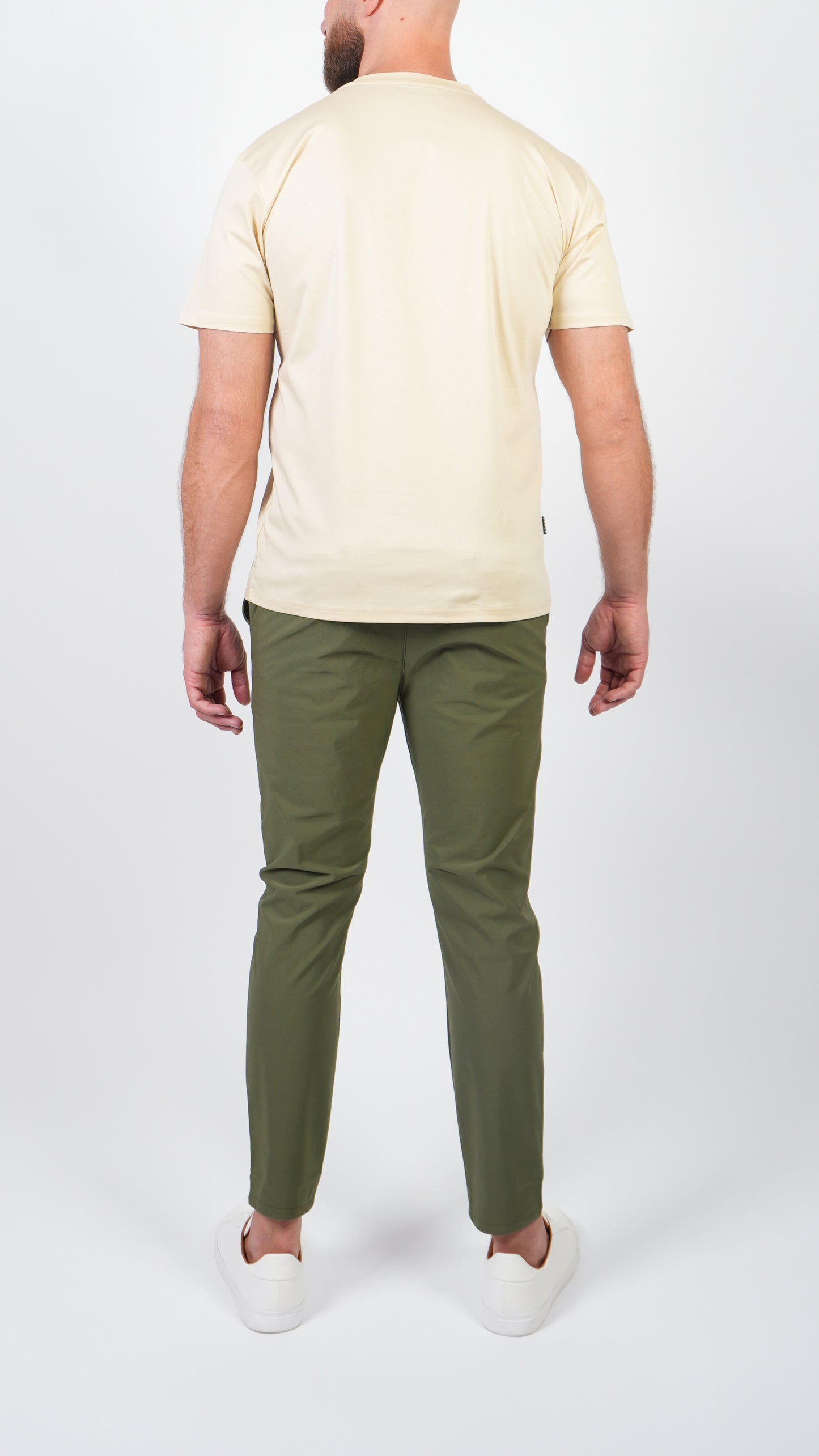 T-SHIRT • SLIM FIT • BEIGE