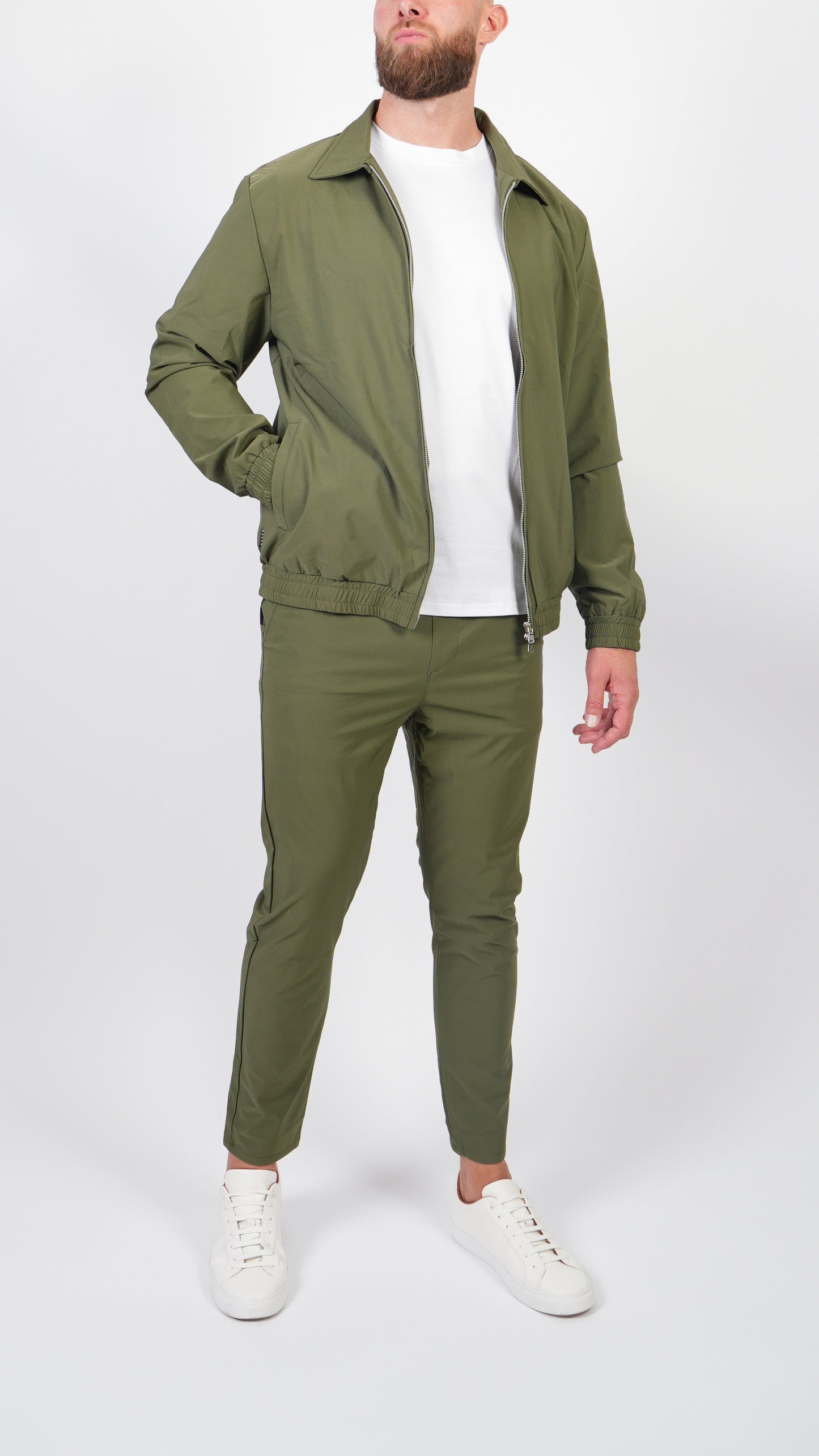 AURA • JAS • GROEN
