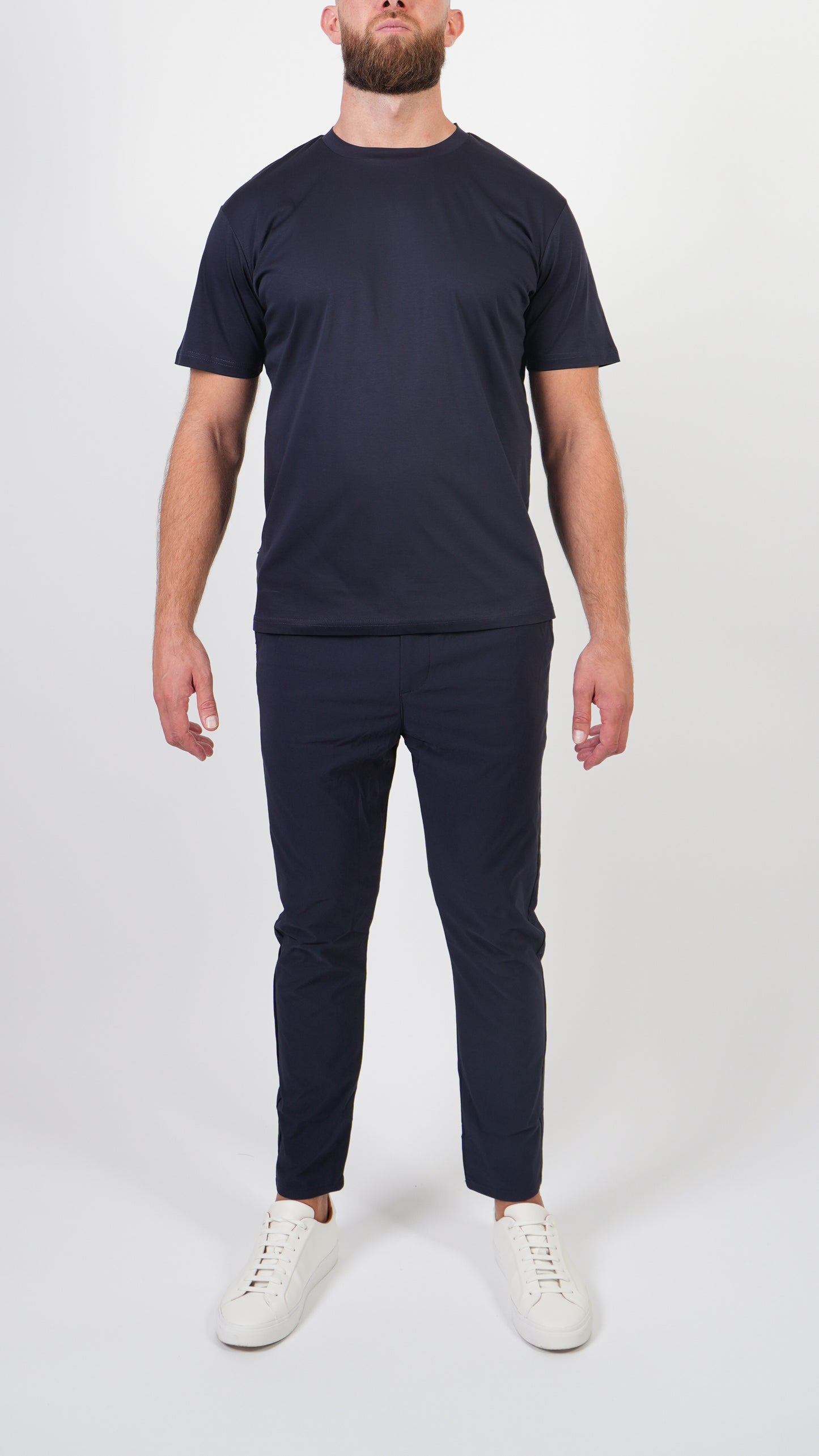 T-SHIRT • SLIM FIT • NAVY