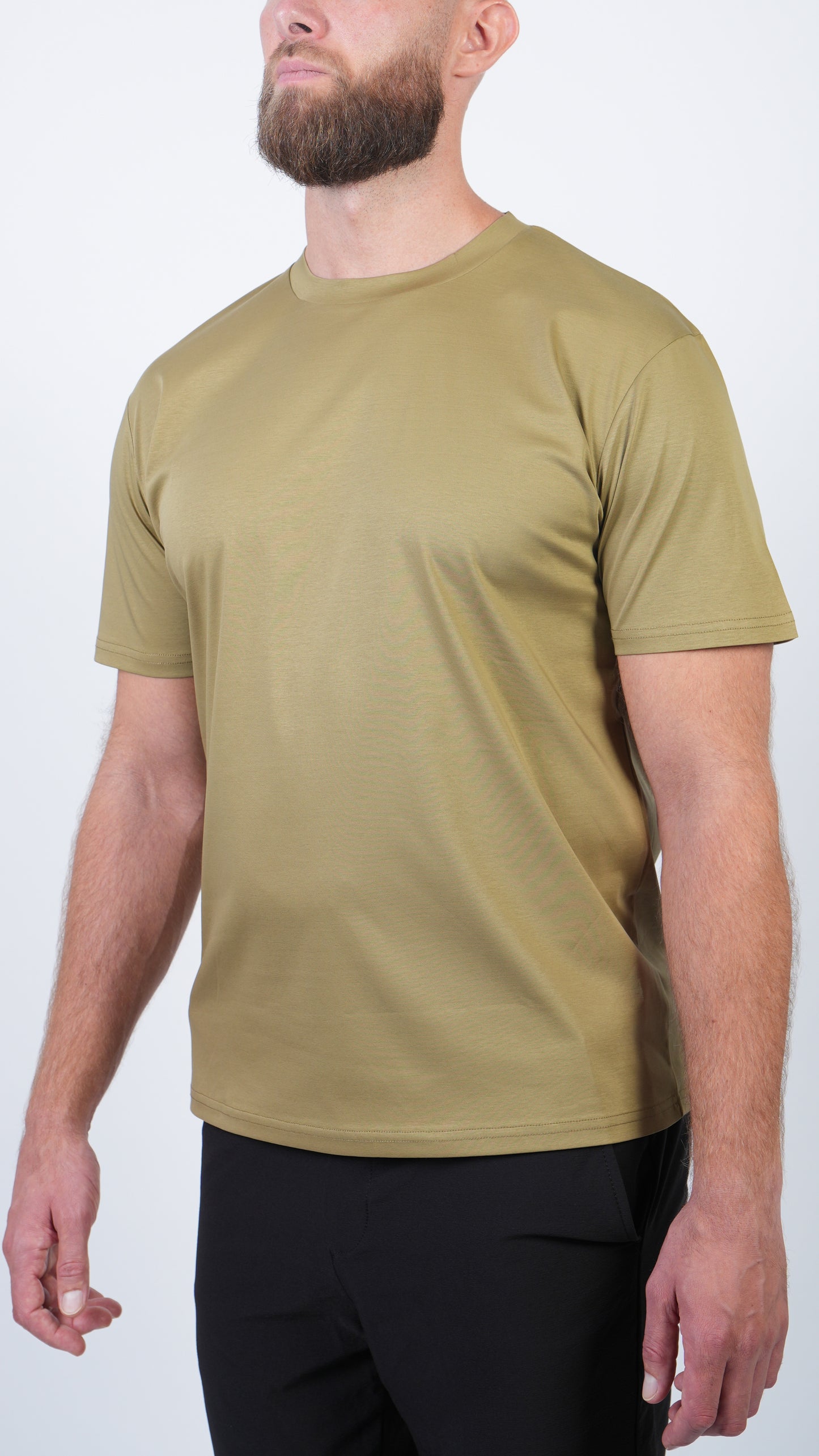 T-SHIRT • SLIM FIT • OLIVE