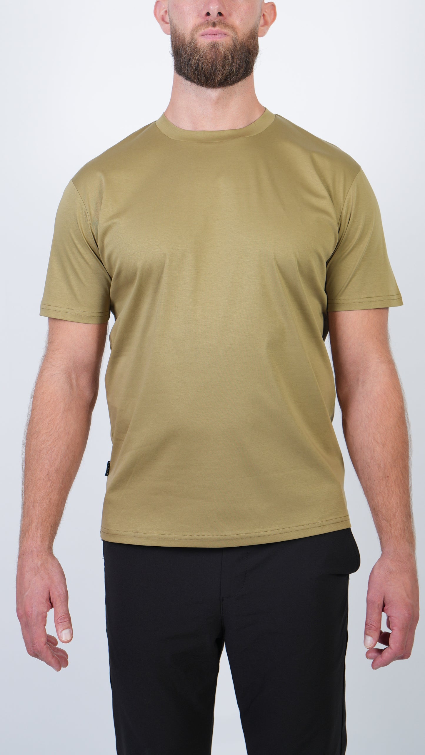 T-SHIRT • SLIM FIT • OLIVE