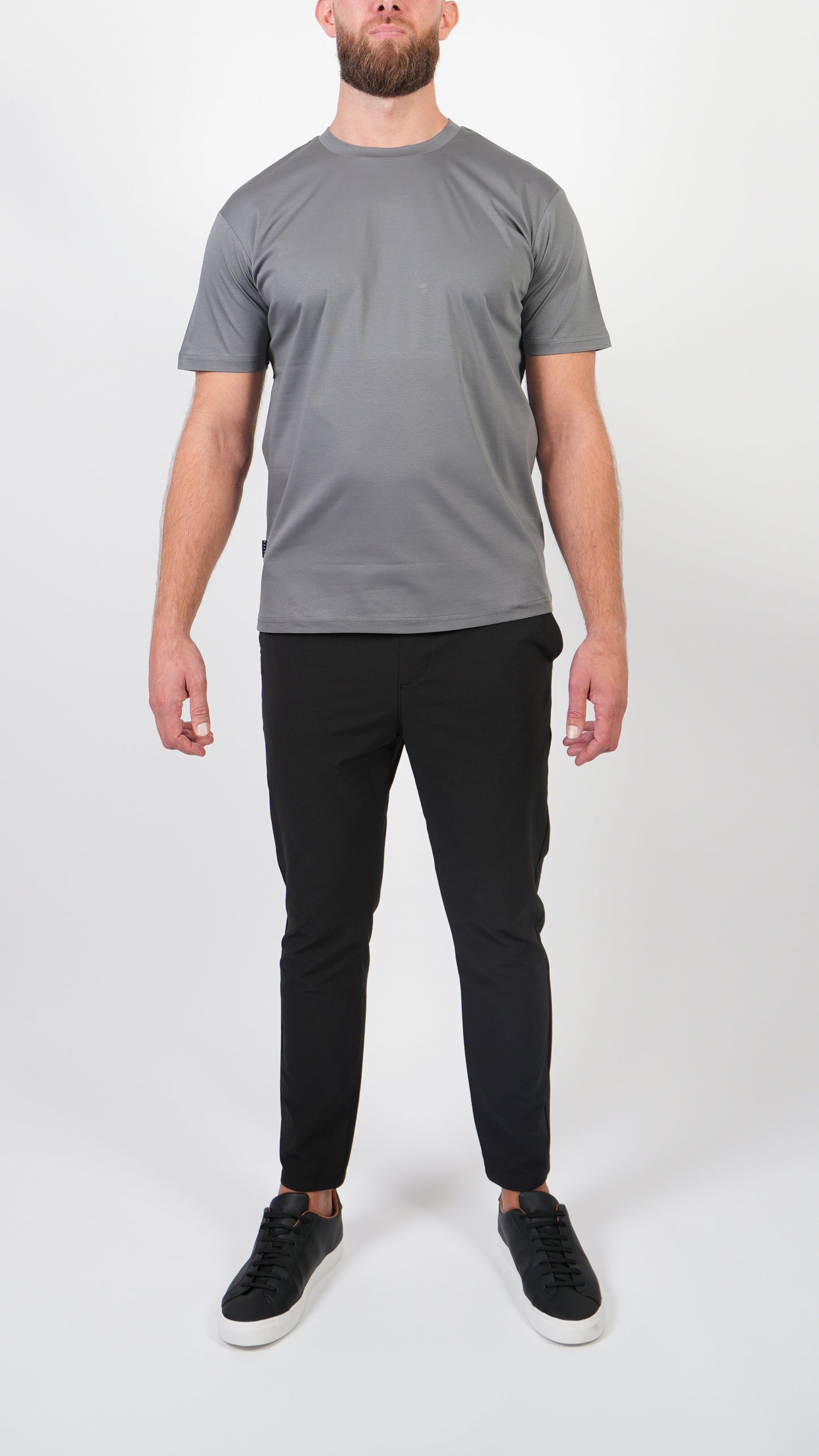 T-SHIRT • SLIM FIT • GREY