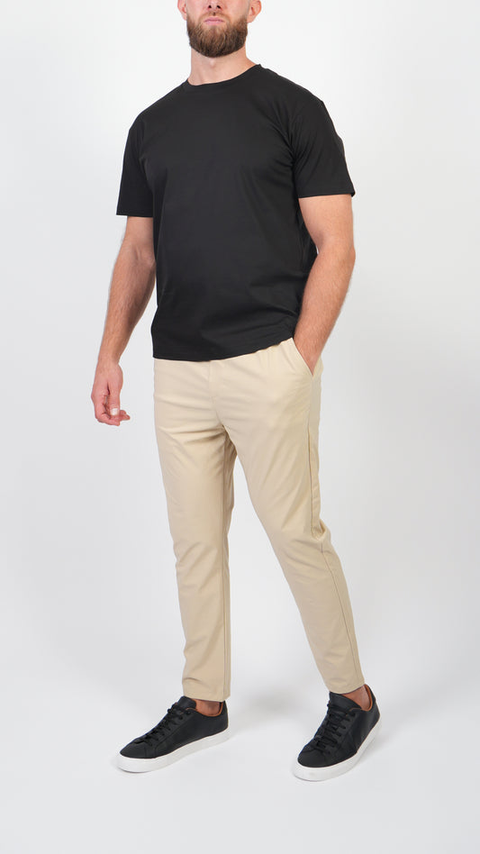 T-SHIRT  • SLIM FIT • BLACK