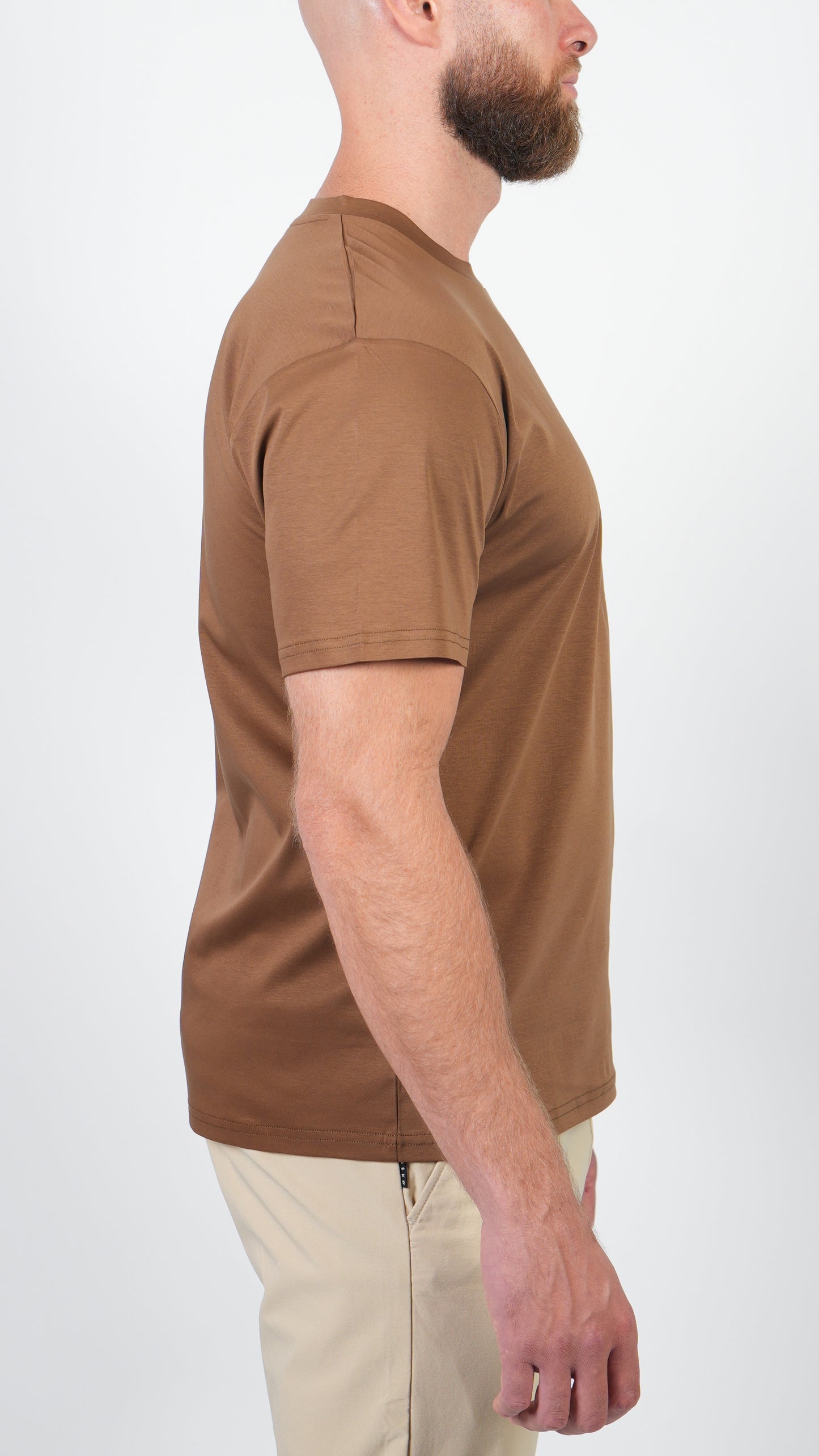 T-SHIRT • SLIM FIT • BROWN