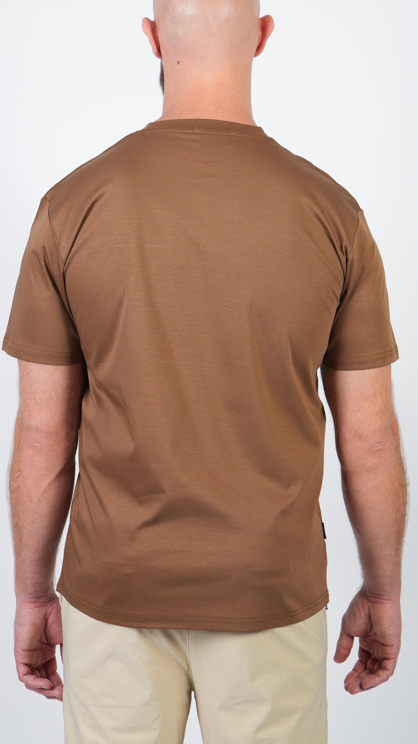 T-SHIRT • SLIM FIT • BROWN