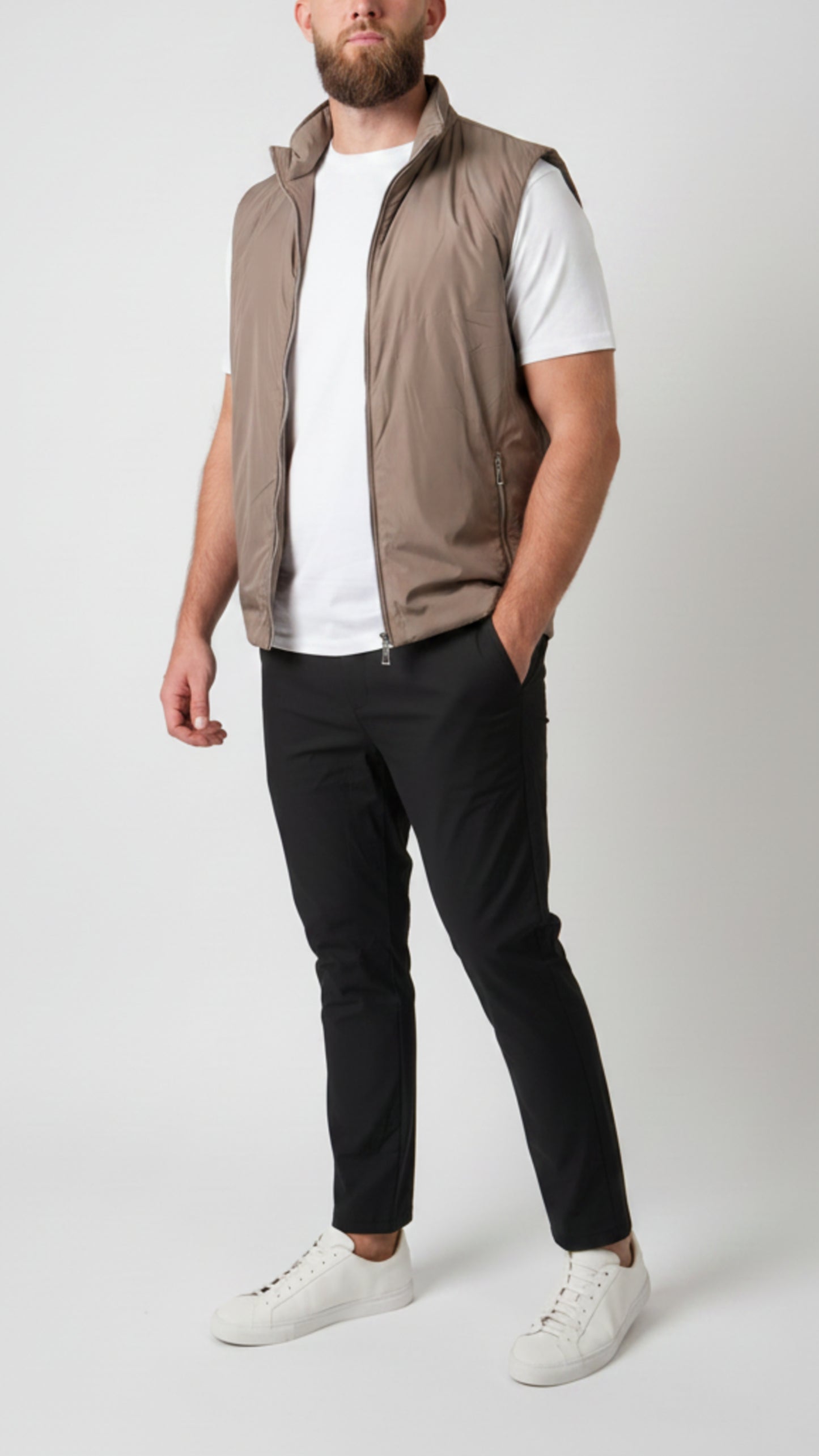 CHALECO • SLIM FIT • TAUPE
