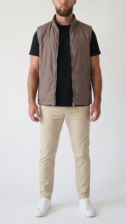 CHALECO • SLIM FIT • TAUPE