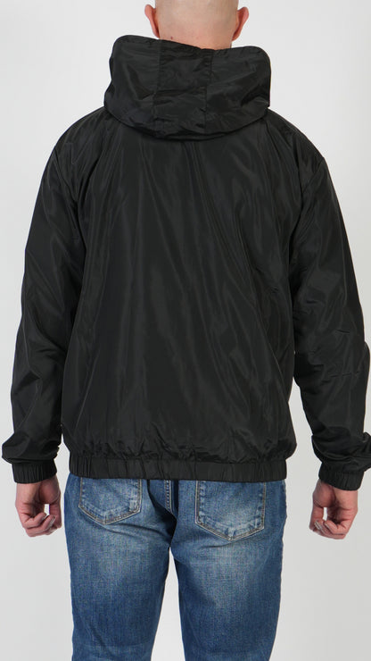 CHAQUETA CON CAPUCHA • NEGRO