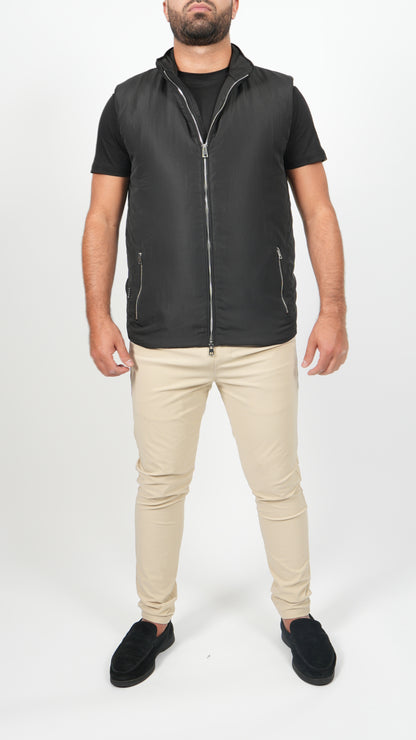 BODYWARMER • SLIM FIT • ZWART