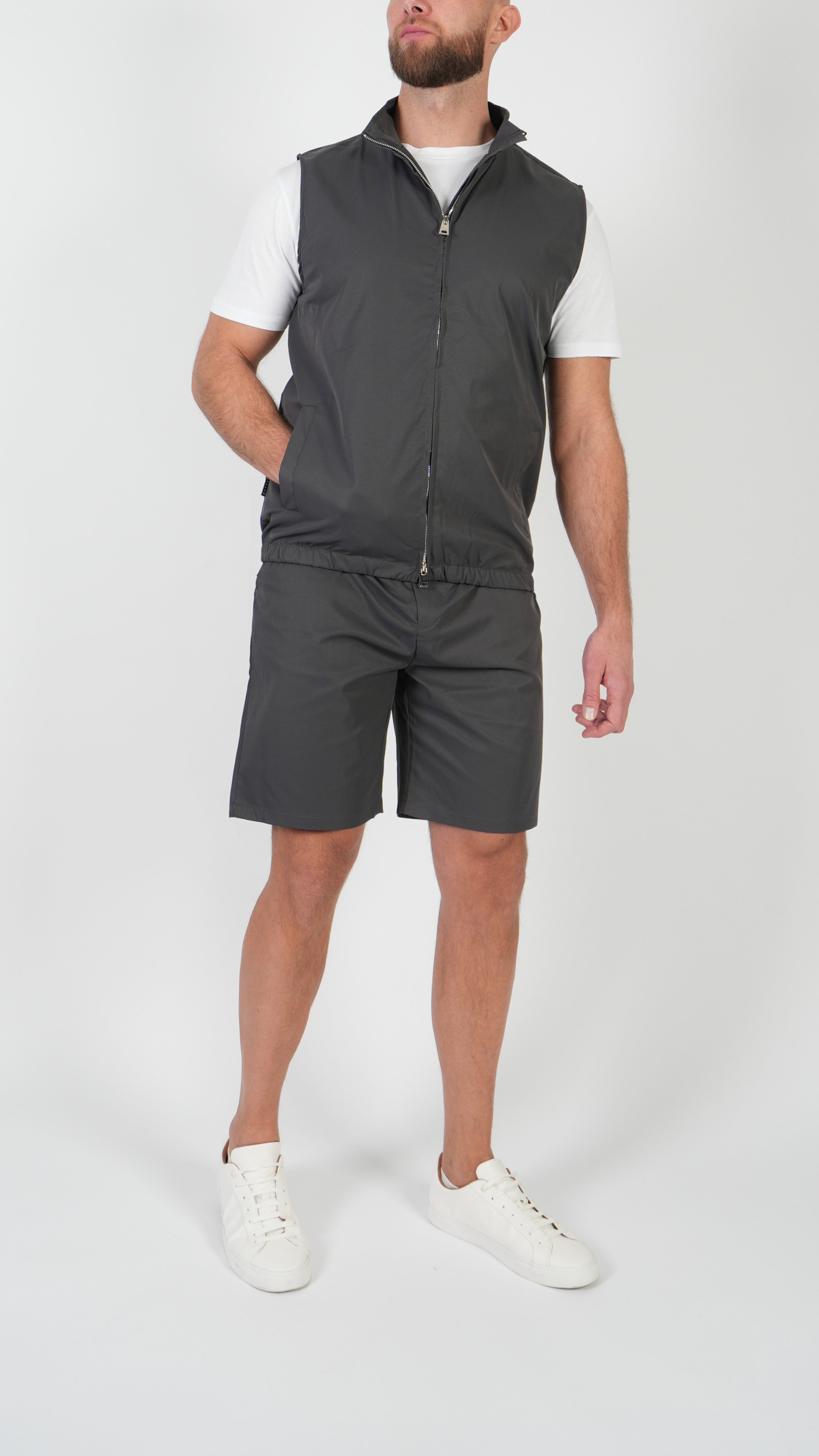 SUMMERSET • GILET + SHORTS • GREY