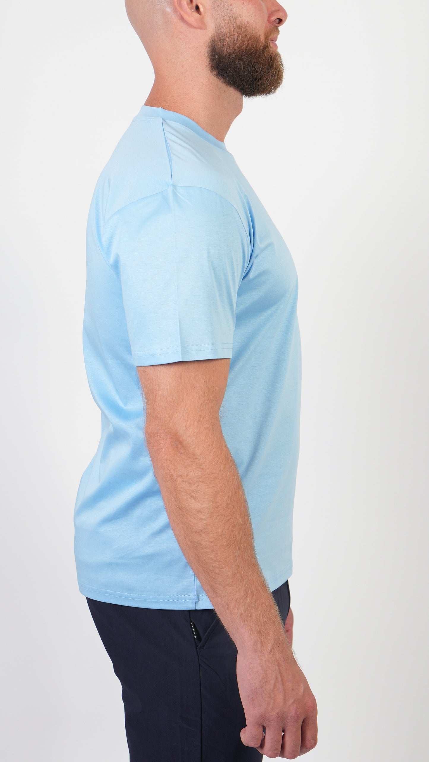 T-SHIRT • SLIM FIT • LIGHT BLUE