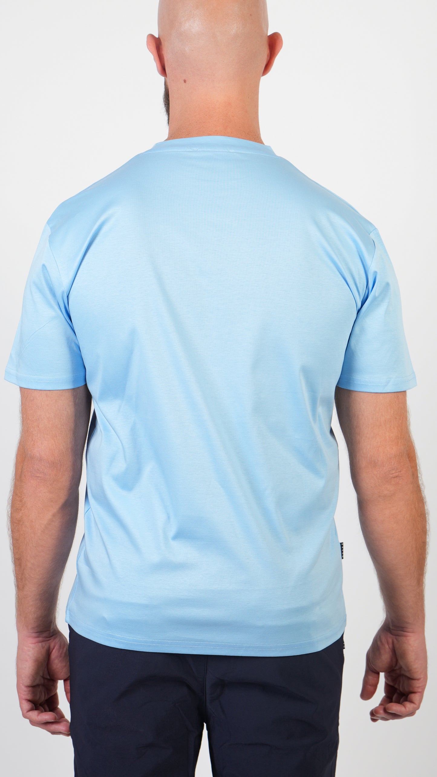 T-SHIRT • SLIM FIT • LIGHT BLUE