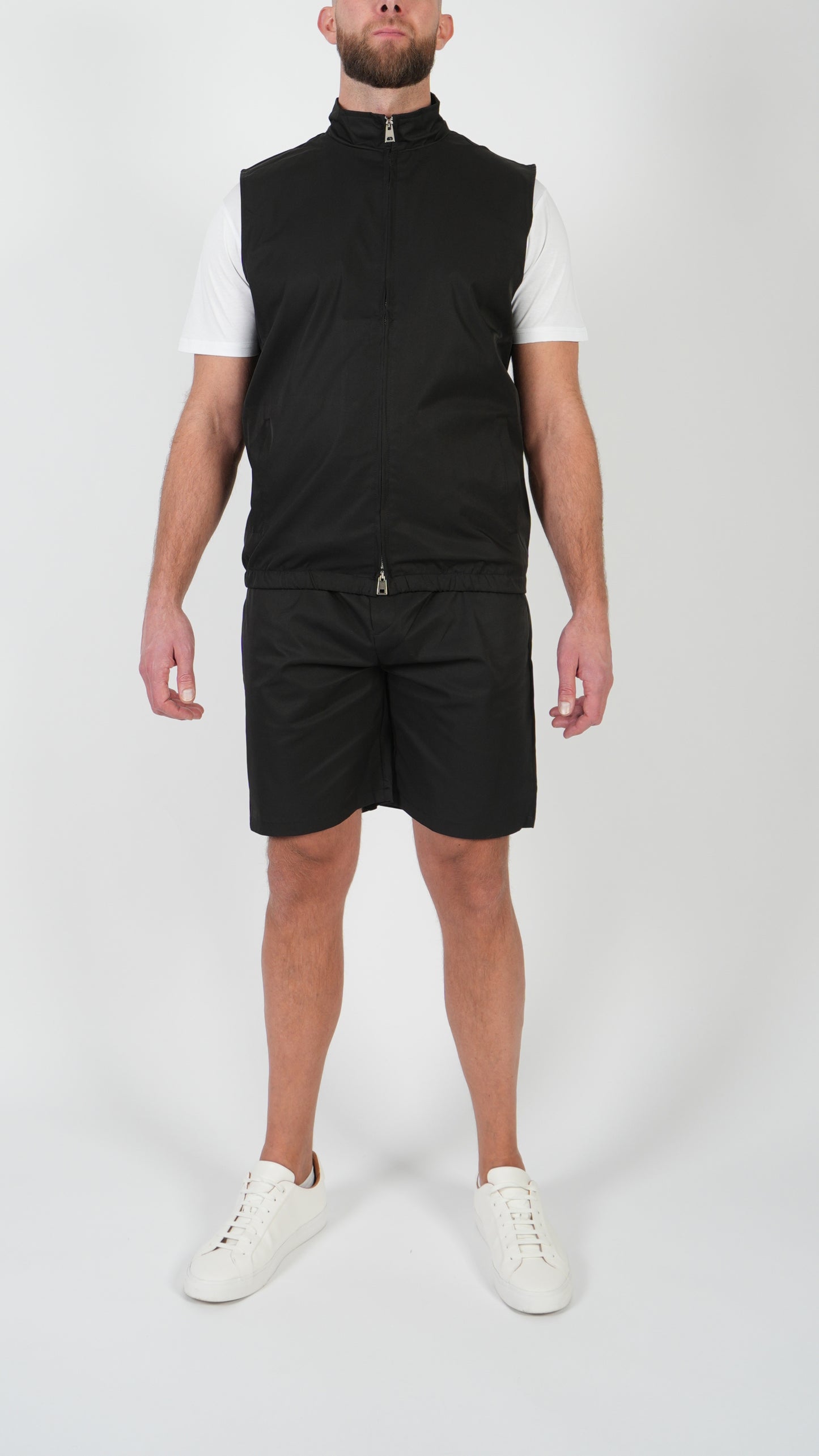 SOMMERSET • WEITE + SHORTS • SCHWARZ
