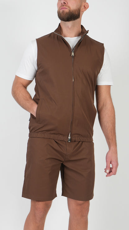 SOMMERSET • WEITE + SHORTS • BRAUN