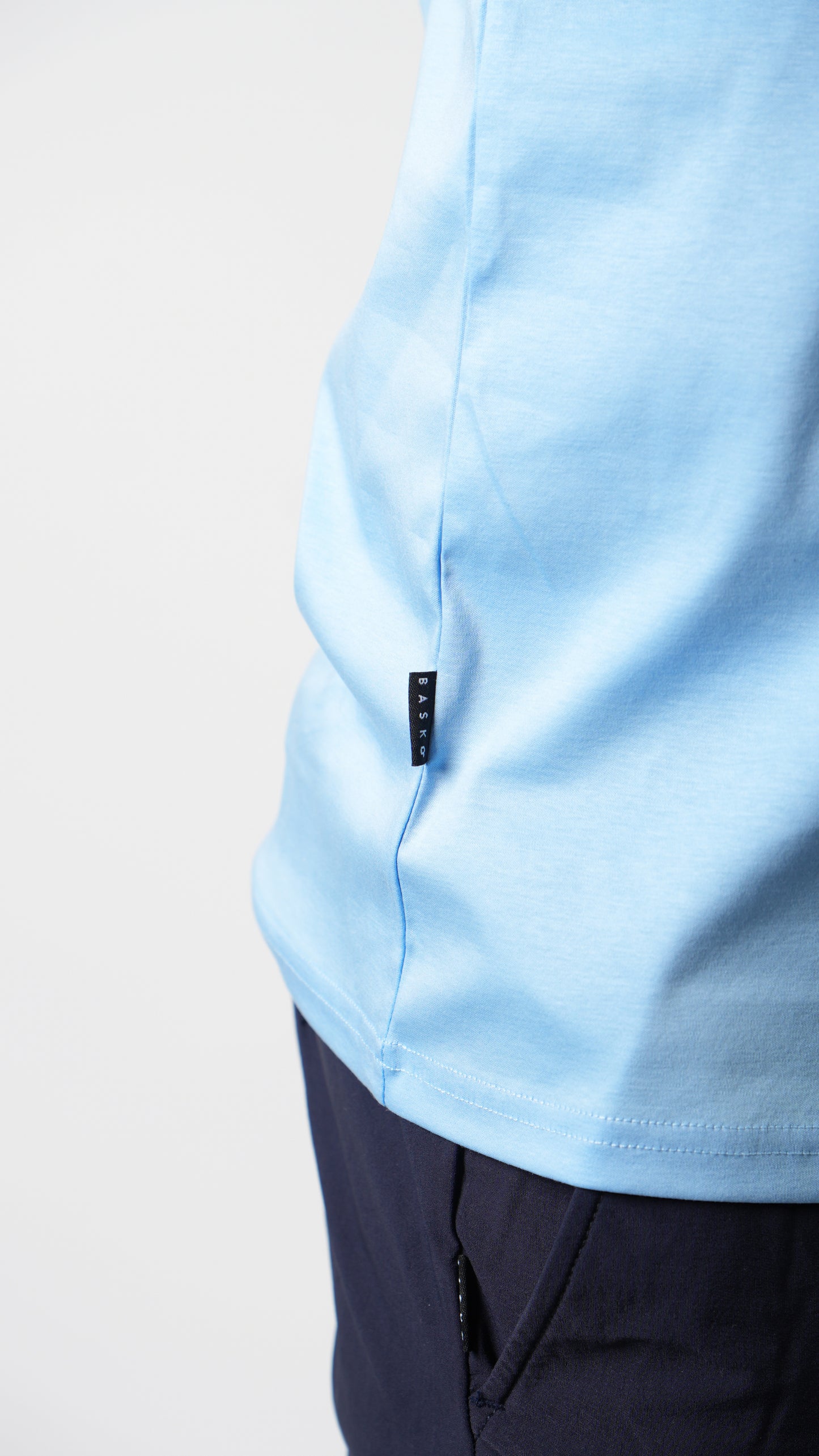 T-SHIRT • SLIM FIT • LIGHT BLUE