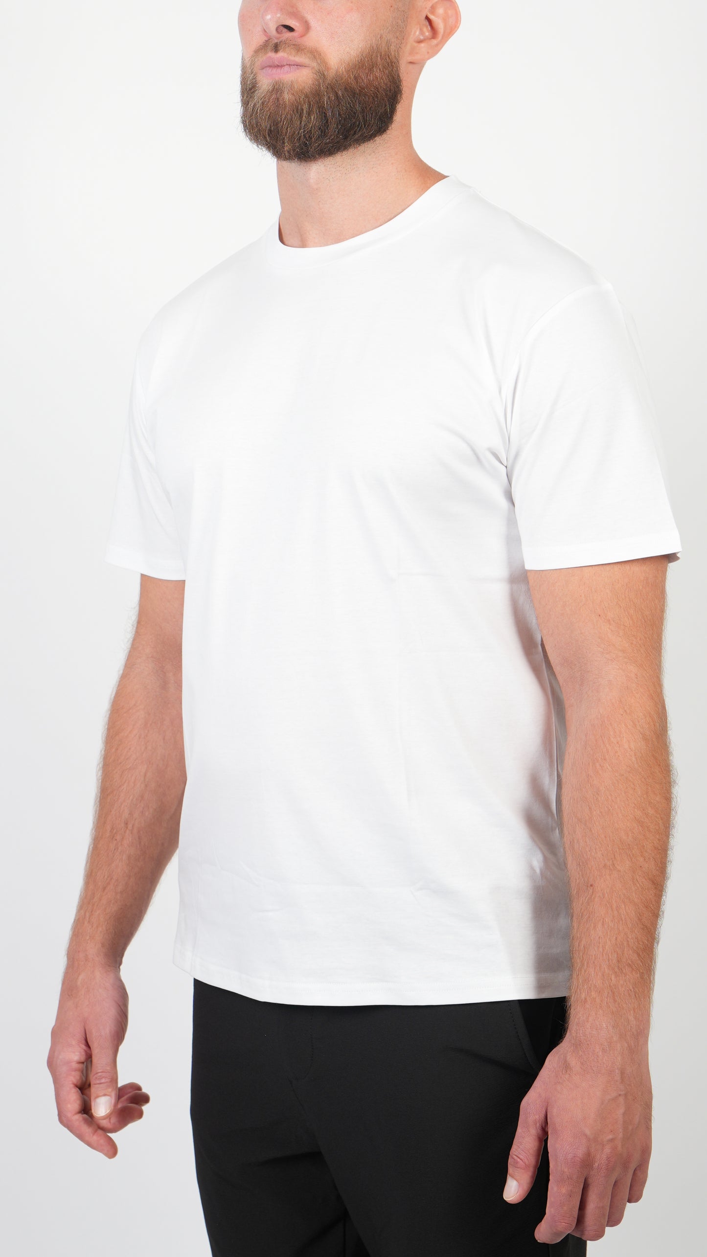 T-SHIRT  • SLIM FIT • WHITE
