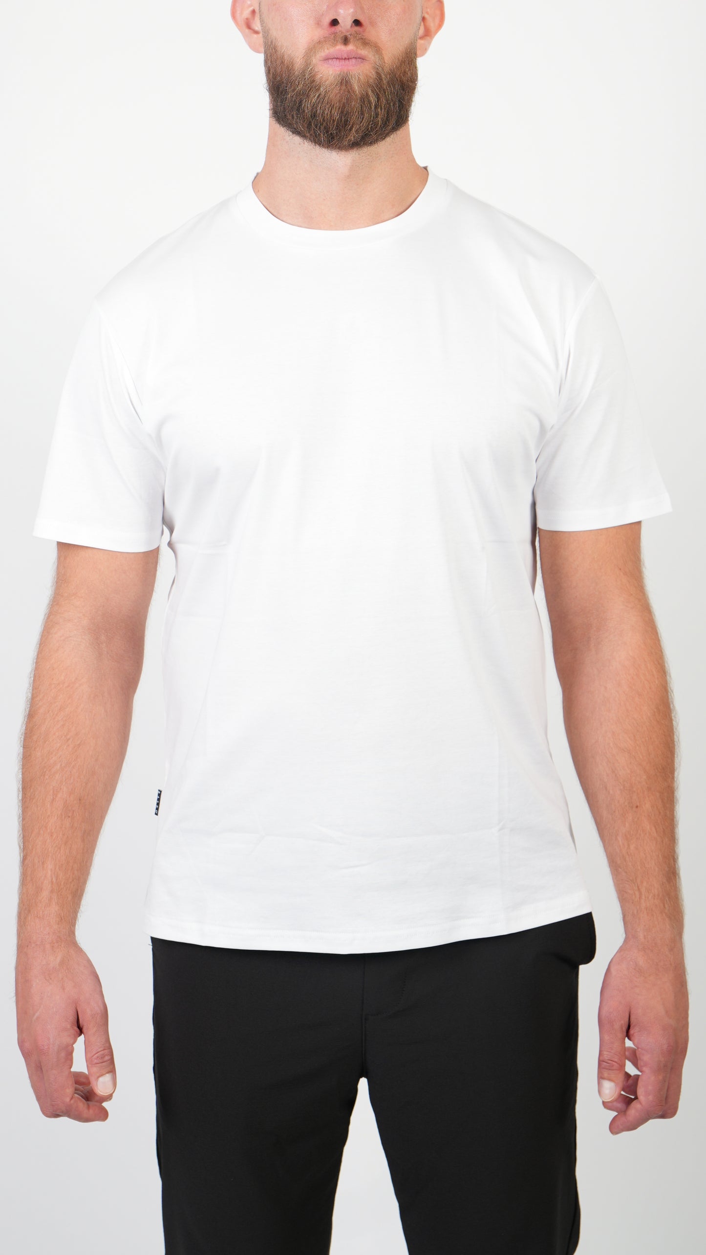 T-SHIRT  • SLIM FIT • WHITE