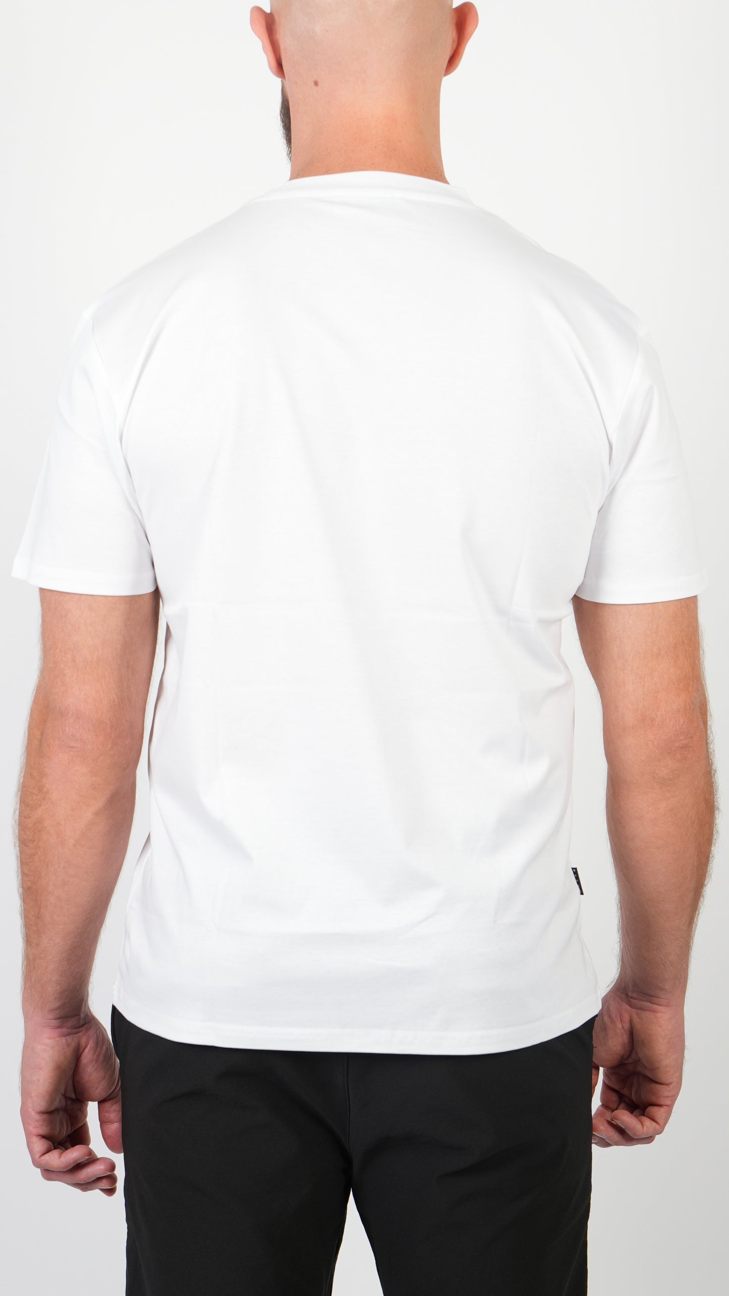 T-SHIRT  • SLIM FIT • WHITE