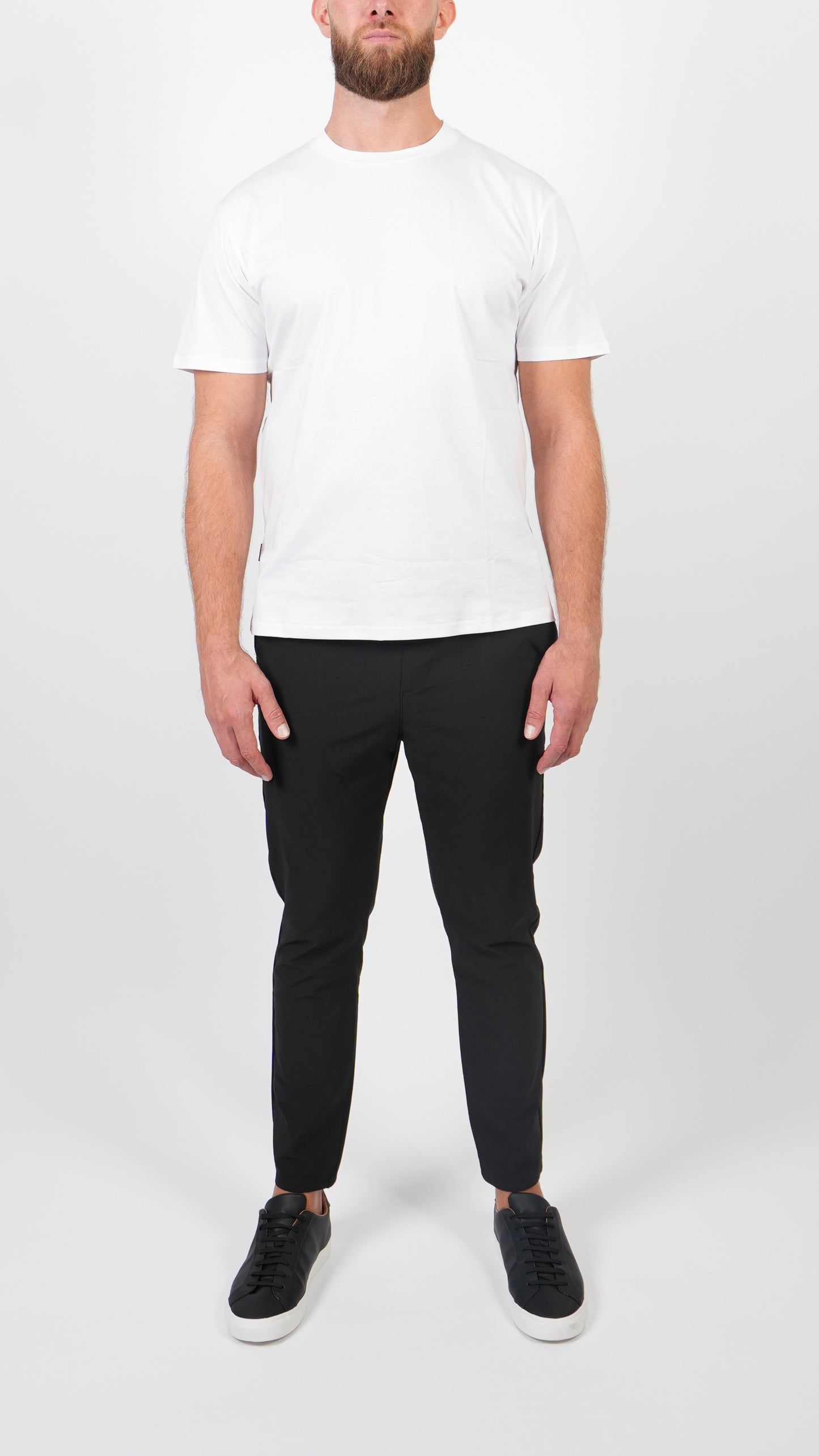 T-SHIRT  • SLIM FIT • WHITE