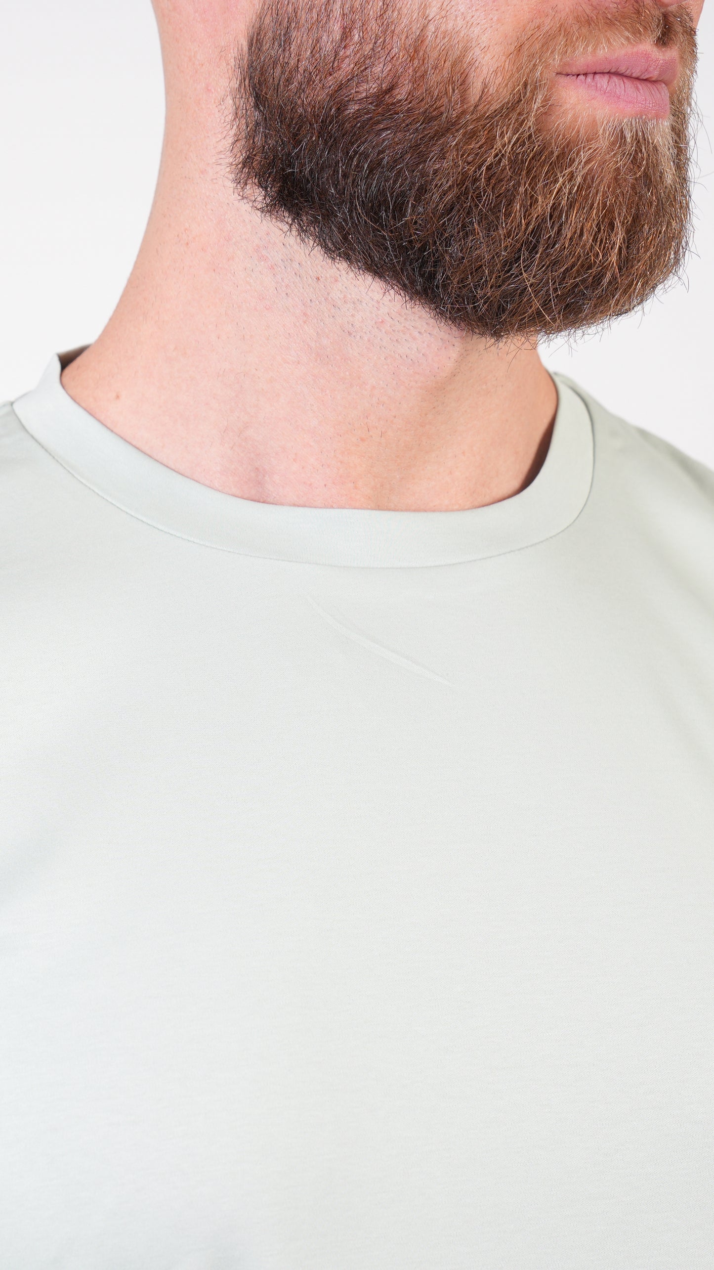 T-SHIRT  • SLIM FIT • SKY