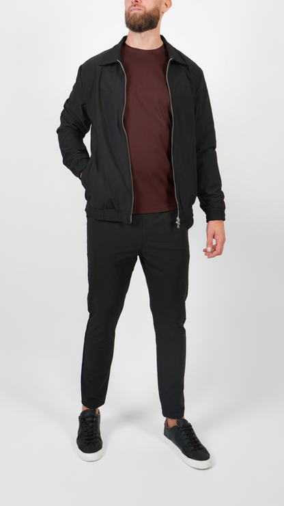 CAMISETA • AJUSTE AJUSTADO • BORGOÑA