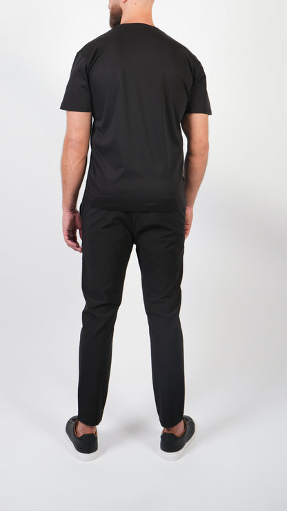 T-SHIRT  • SLIM FIT • BLACK