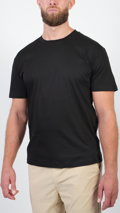 T-SHIRT  • SLIM FIT • BLACK