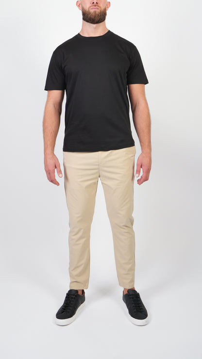 T-SHIRT  • SLIM FIT • BLACK
