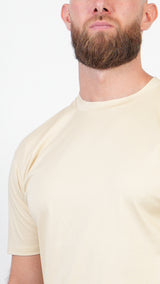 CAMISETA • AJUSTE ENCANTADO • BEIGE