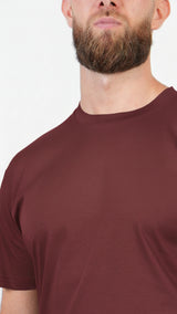 T-SHIRT • SLIM FIT • BURGUNDY
