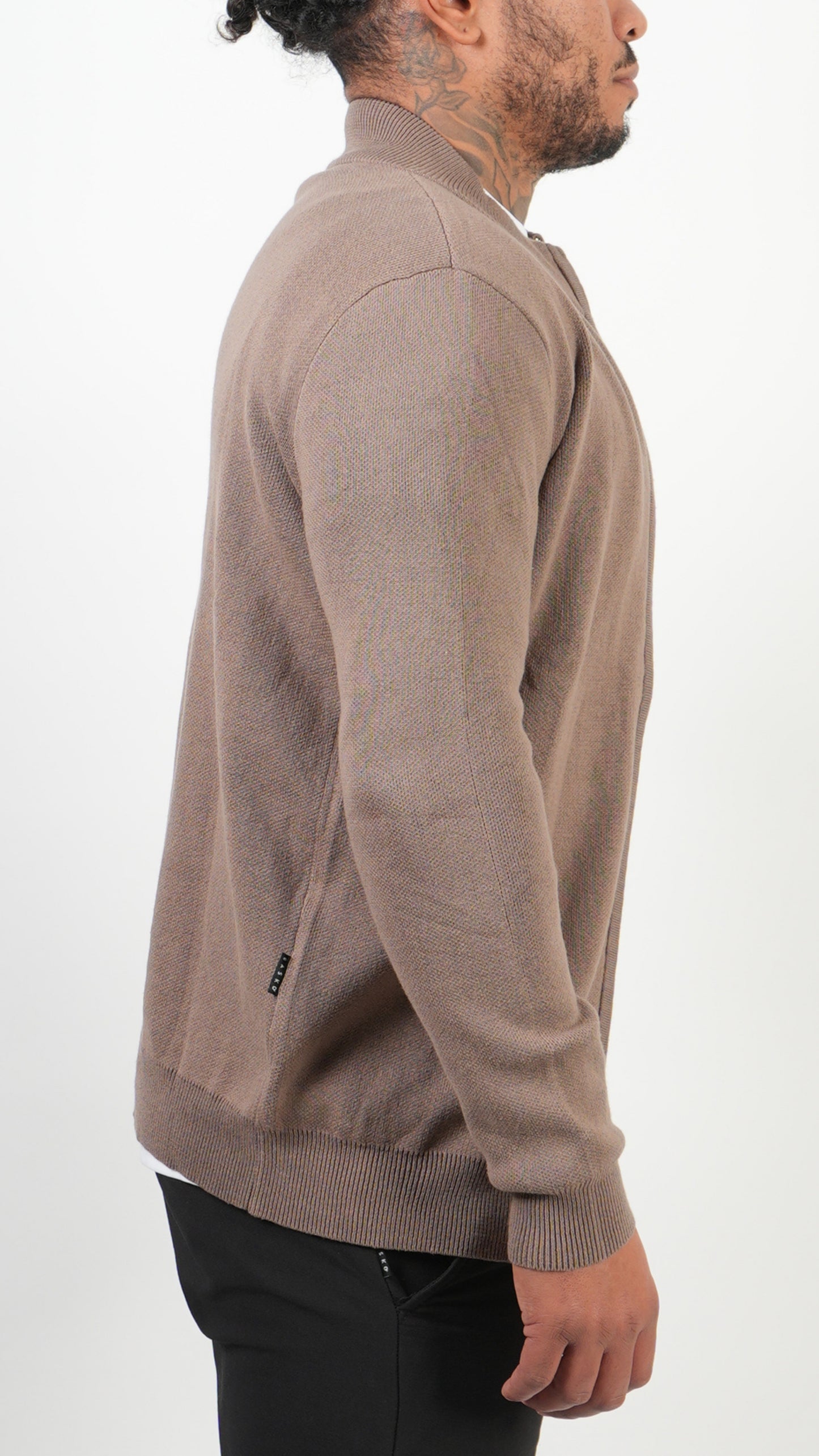 PREMIUM SWEATER • BROWN