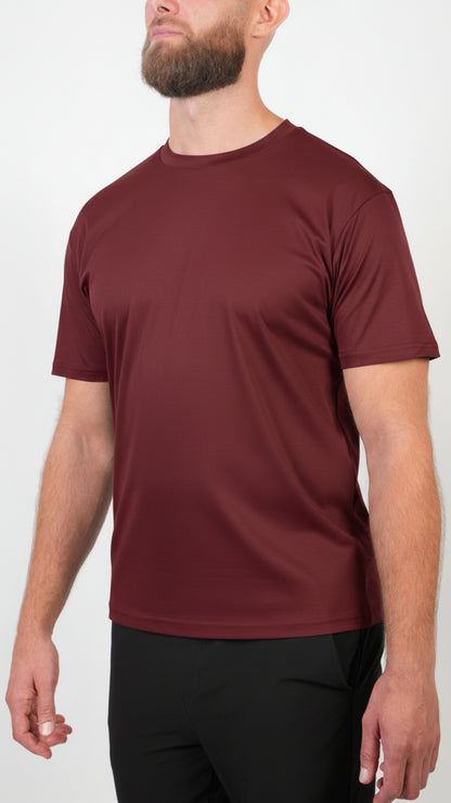 CAMISETA • AJUSTE AJUSTADO • BORGOÑA