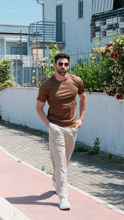 T-SHIRT  • SLIM FIT • BROWN