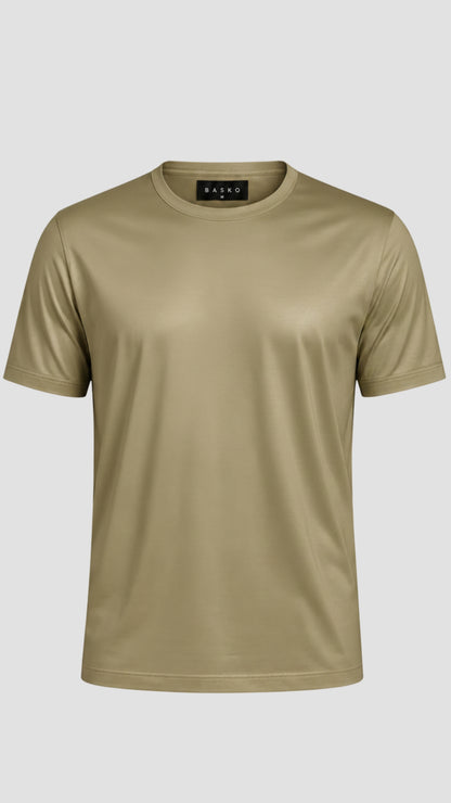 T-SHIRT • SLIM FIT • OLIVA
